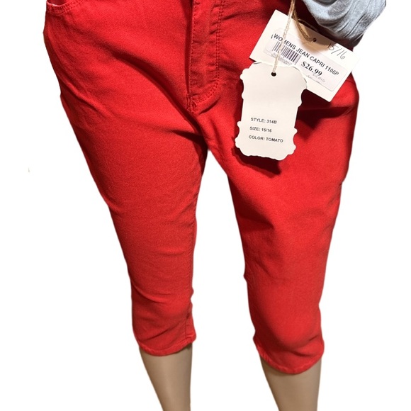 Red Women's Jean capri - Picture 2 of 2